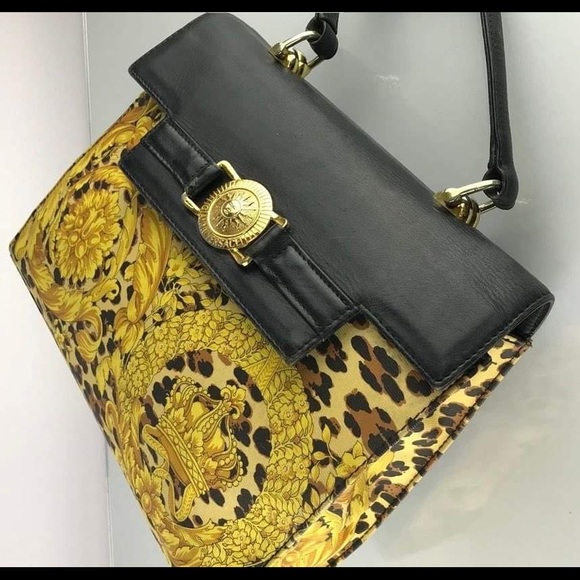 SOLD VERSACE VINTAGE GOLD BAROQUE LEOPARD PRINT 💯 authentic Final Price - Picture 5 of 16